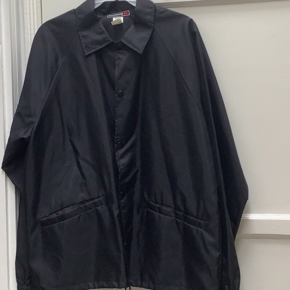 Billabong Men’s windbreaker Nylon Jacket. Size Medium